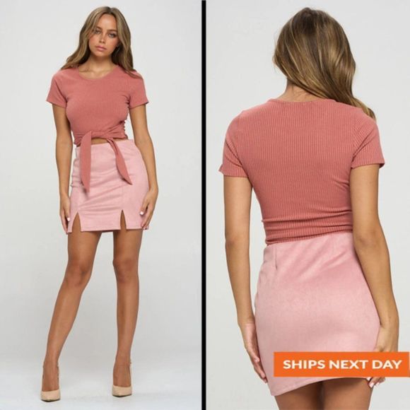 Front Tie Short Sleeve Crop Top - Picture 1 of 6